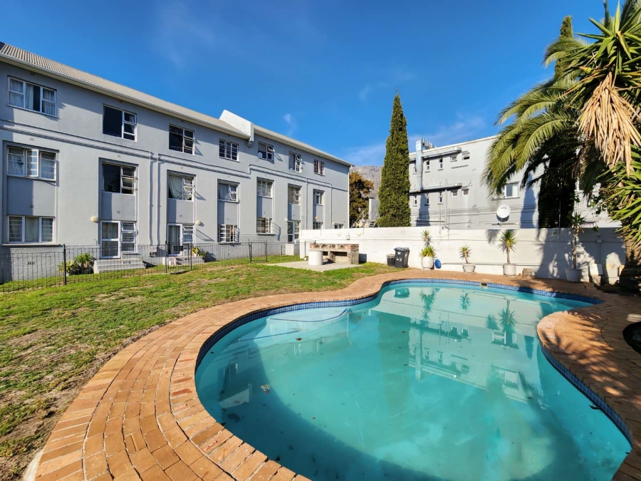 2 Bedroom Property for Sale in Zonnebloem Western Cape
